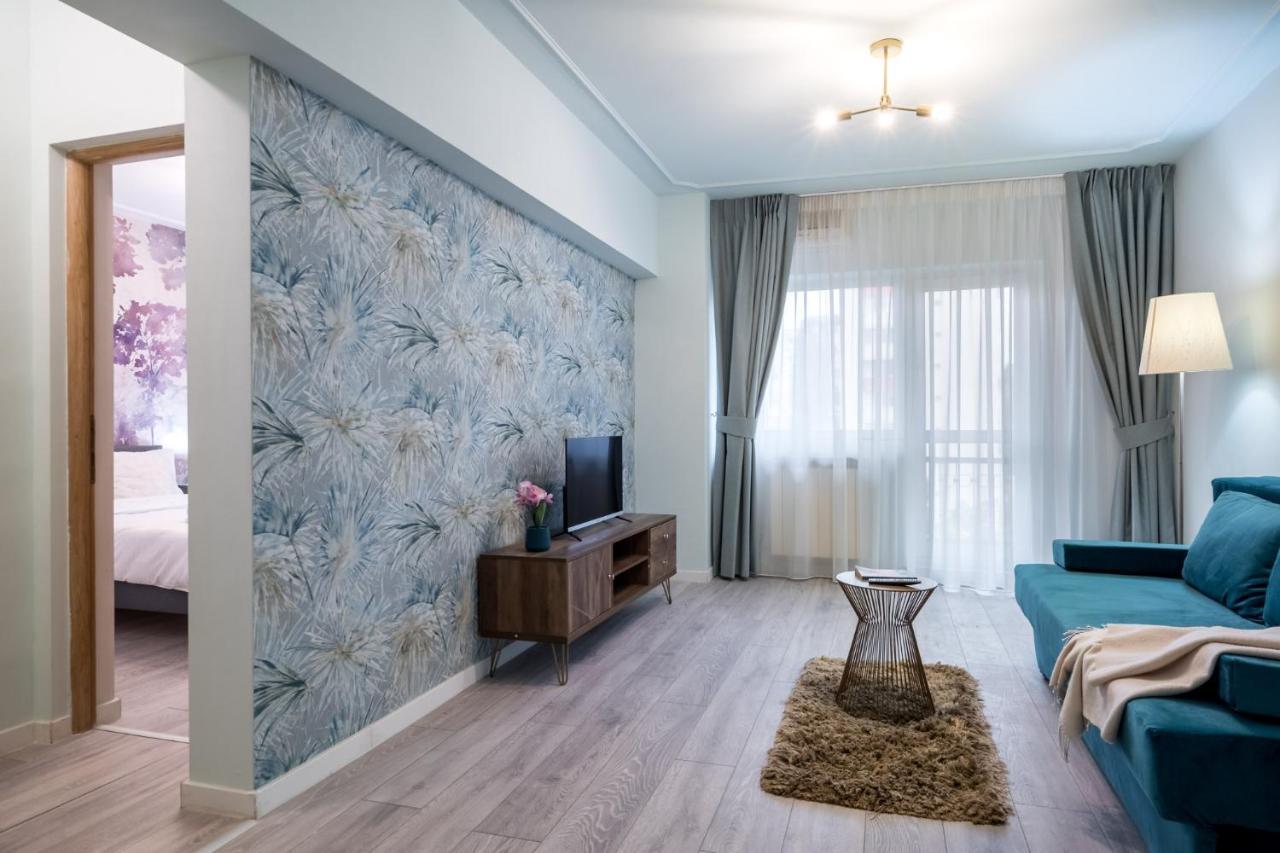 Felicity Apartment By The Park Bucarest Esterno foto