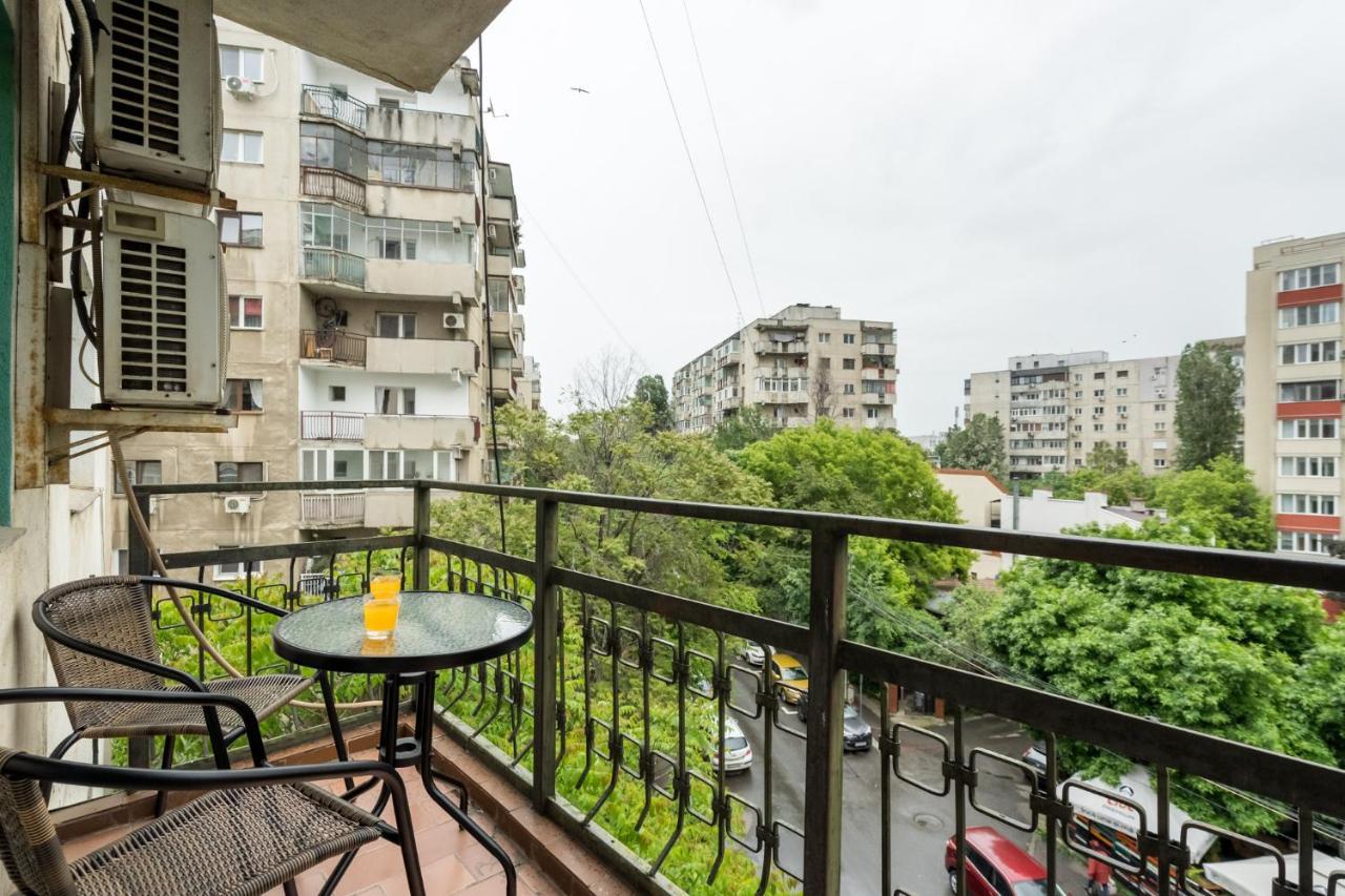 Felicity Apartment By The Park Bucarest Esterno foto